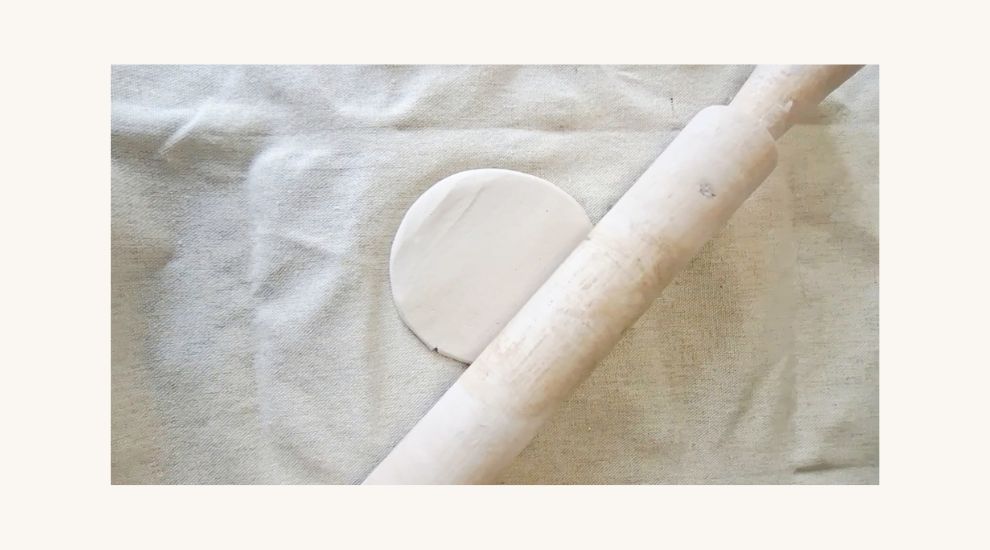 plato de arcilla para anillos